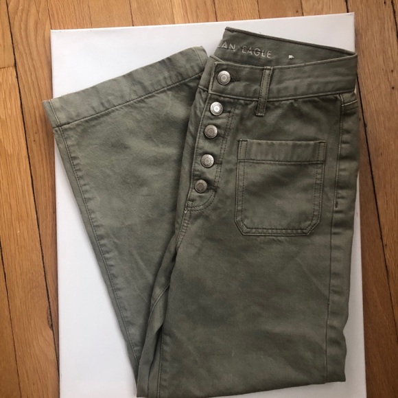 American Eagle Cropped Green Jeans - Picture 2 of 4